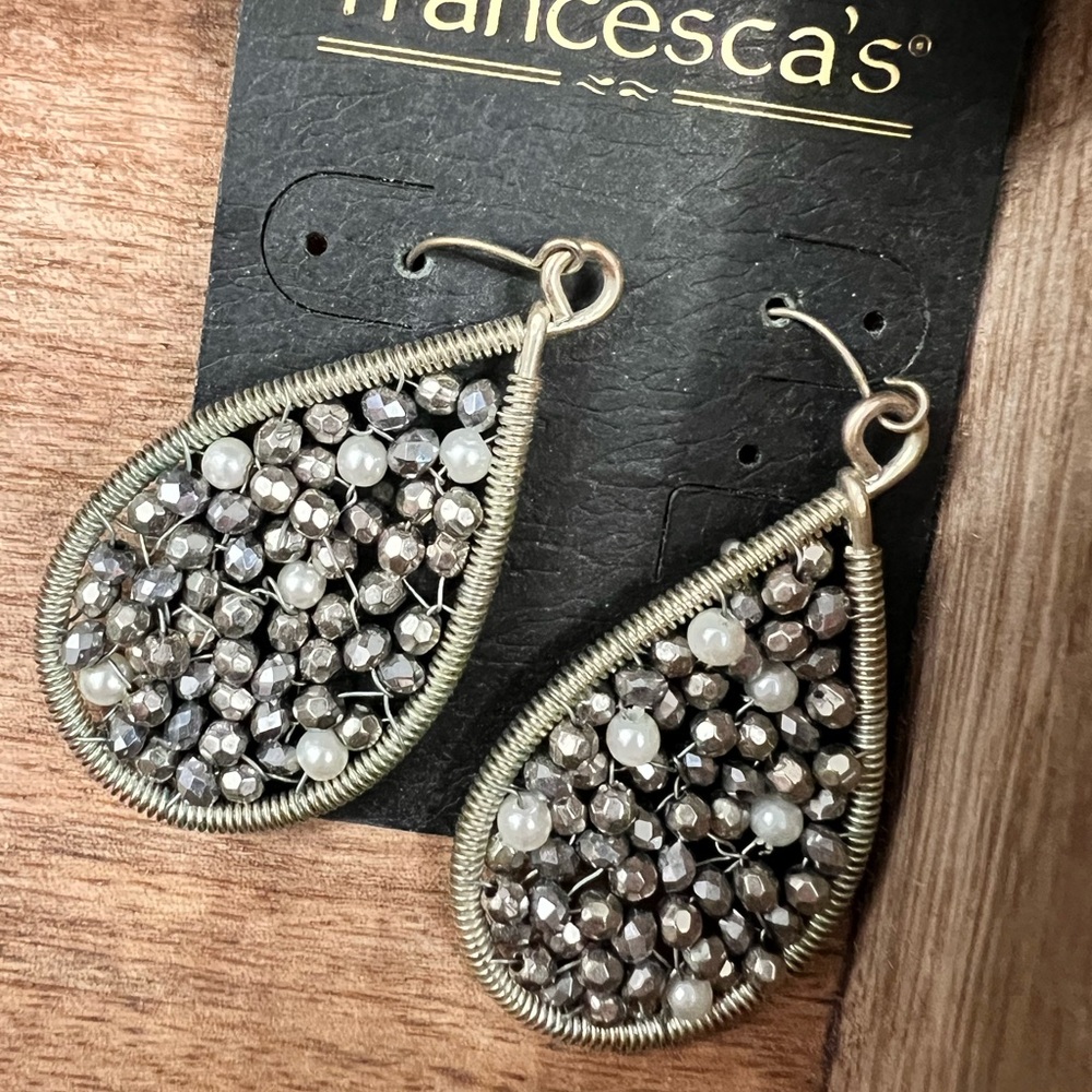 6 pairs Francesca’s earrings - Picture 3 of 7